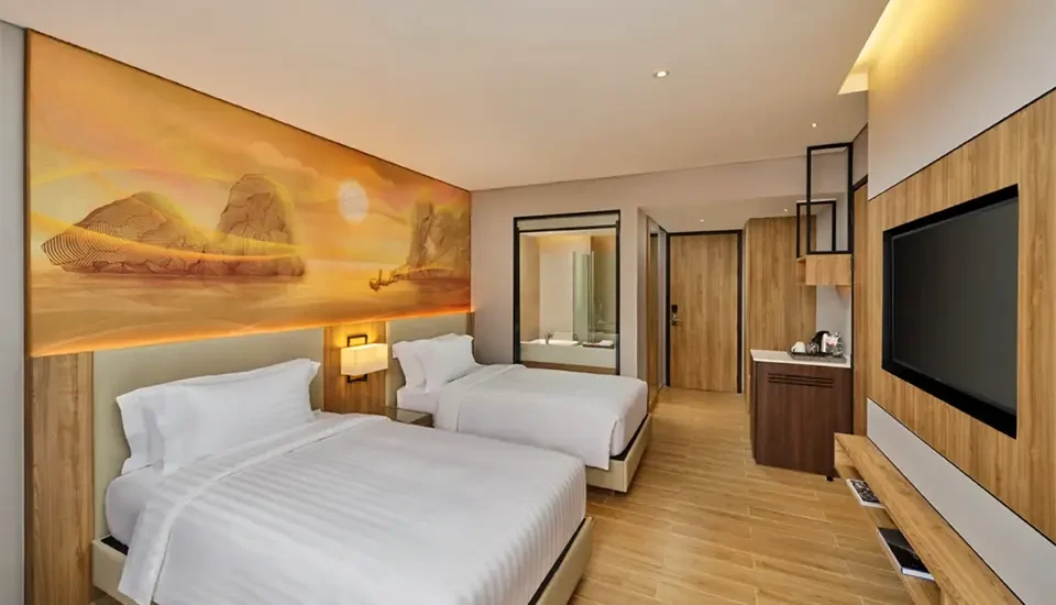 هتل هالیدی این ریزورت کرابی